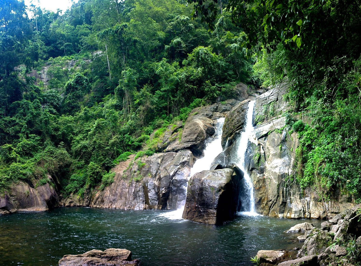 Meenmutty Waterfalls holiday packages.